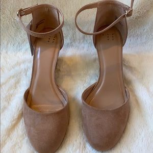 Nude Wedges